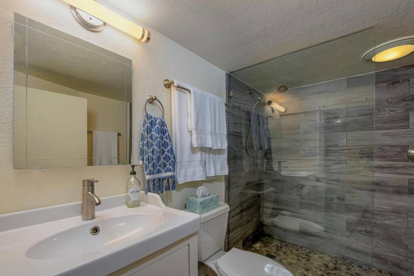 Private New Garden Apartment W Hot Tub Camas Zewnętrze zdjęcie